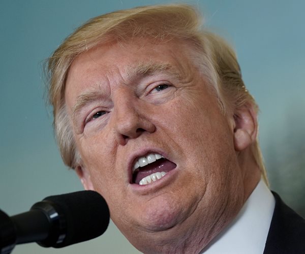 Trump Starts Paying His Own Russia-Probe Legal Bills