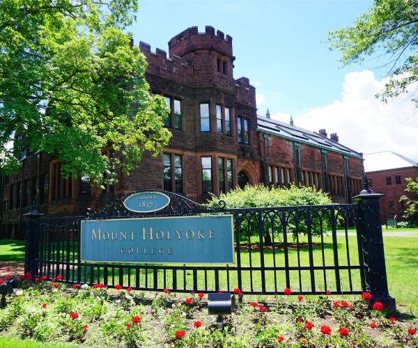 front of building of mount holyoke college