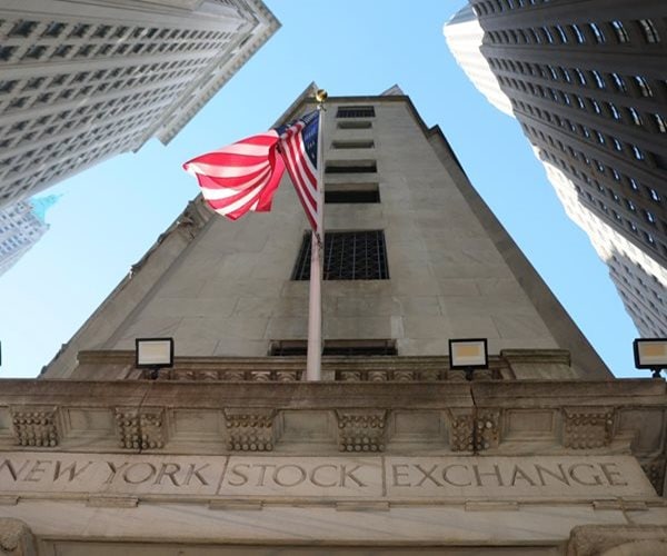 Wall Street Notches Monthly Declines on Uncertainty