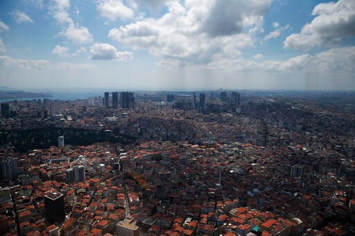 Turkish Lira Steady Despite New Threats from Trump