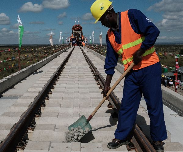 Senators Eye $579B in New Infrastructure Spending, $1T Plan 