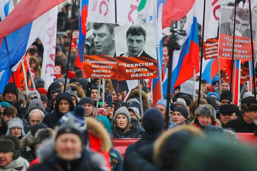 Thousands March in Memory of Slain Russian Opposition Leader