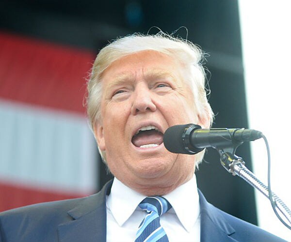 Airplane Eyewitness Refutes Accuser's Trump Assault Allegation