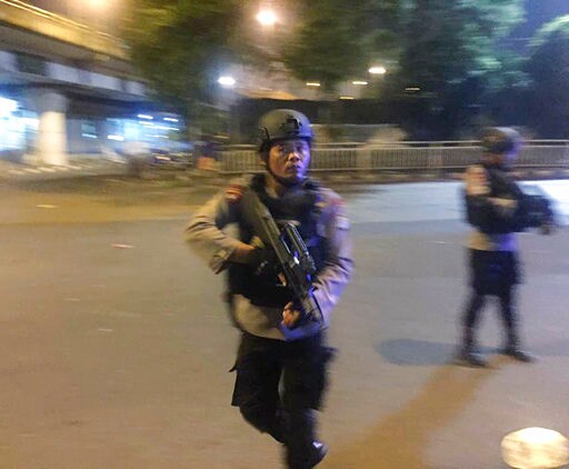 Suspected Suicide Bomb in Jakarta Kills Policeman, Injures 4