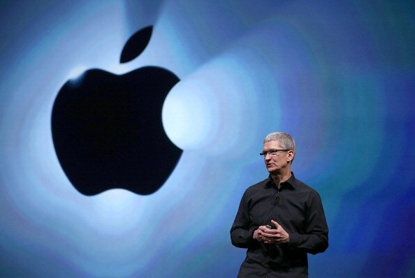 Apple CEO Seeks to Blunt Growth Concerns by Returning Cash