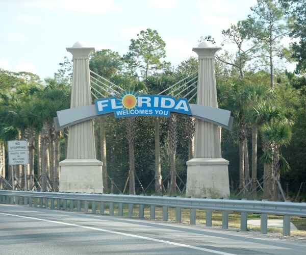 a florida welcomes you sign