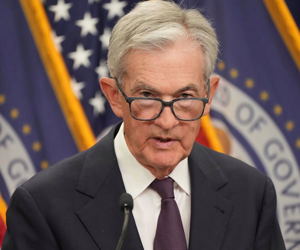 Trump Slams Fed Chair Powell: 'Incompetent'