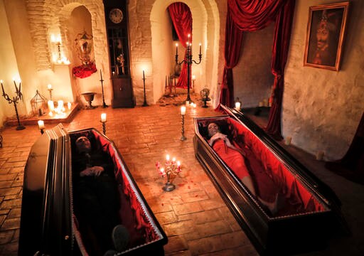 Romania: 2 Canadians to Sleep in Coffins at Dracula's Castle