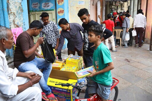 India Hopes 'green' Fireworks, Light Show Dim Diwali Impact