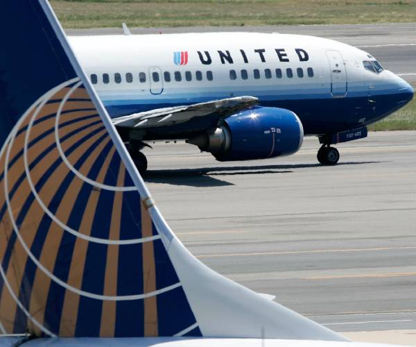 United Says It Will Drop Widely Scorned Ticket-Change Fees