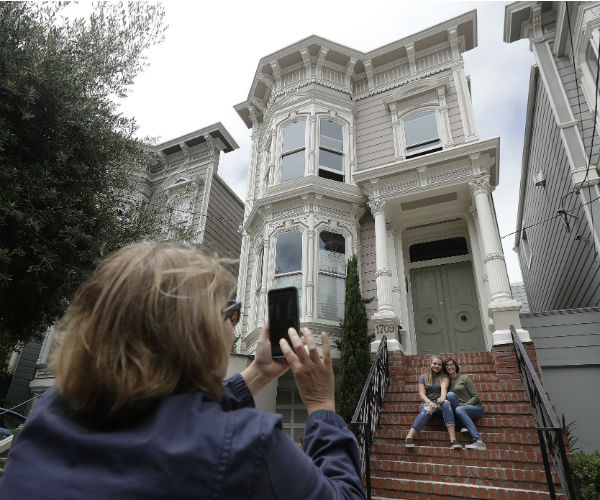 'Full House': Tour Buses Banned from Residence by San Francisco