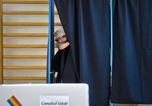 Romanians Vote for Mayors in Ballot Overshadowed by Graft