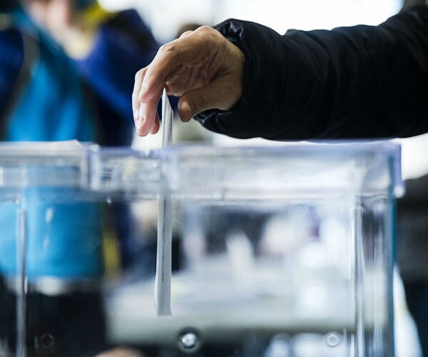 Poll: Dems Surge to 14-Point Lead in Midterm Elections Matchup