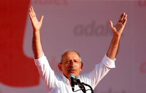 Turkey's Opposition Leader Visits Prison and Demands Justice