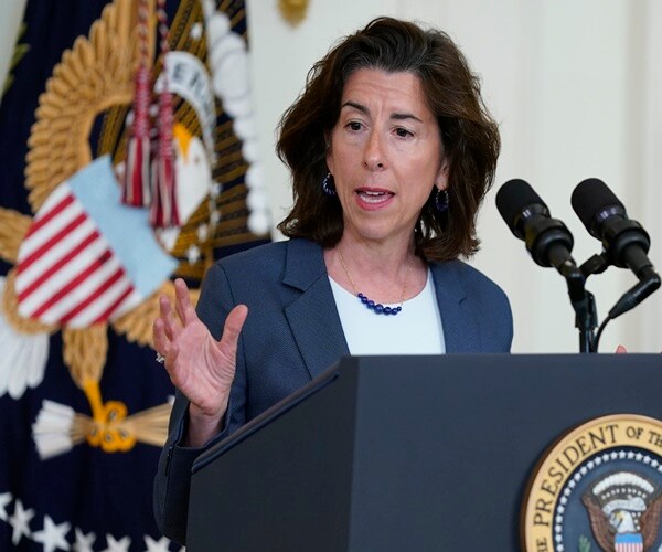 US Commerce Chief Seeks Trade, Tourism Boost in China Talks