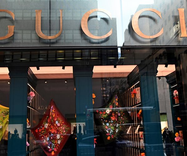 No Clothing Price Breaks as Wealthy Keep Shopping