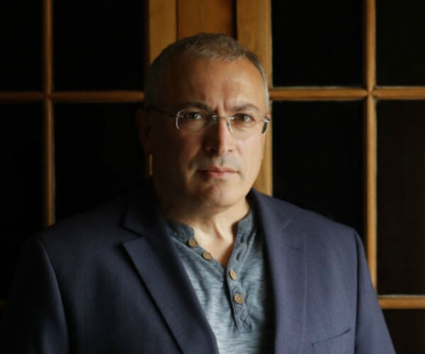 Russian Secret-Spilling Site 'Dossier' Steps Into Spotlight