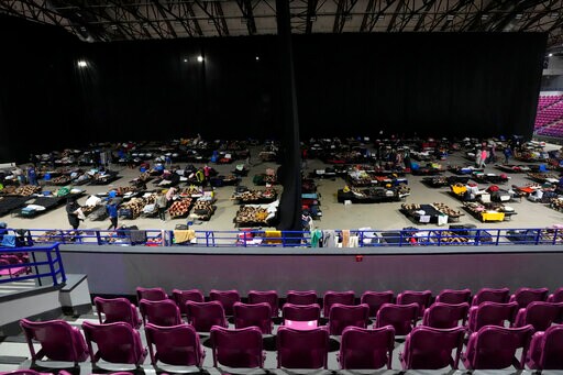 UN: 6.5 Million People Displaced inside Ukraine Due to war