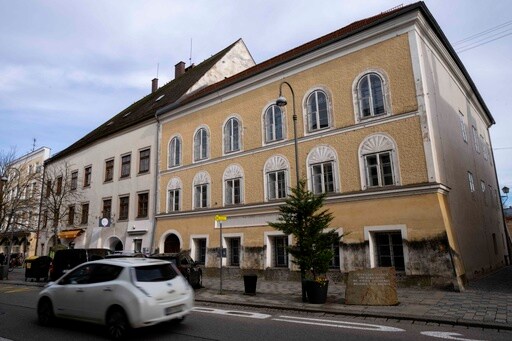 4 Germans Caught Marking Hitler's Birthday outside Nazi Dictator's Birthplace in Austria
