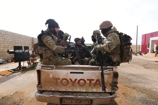 Insurgents Shoot Down Syrian Helicopter amid Offensive