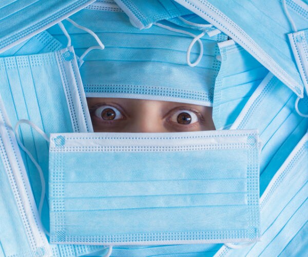 coronavirus and facemasks 