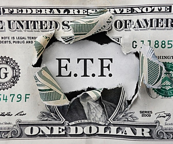 Investors Flee Largest Tech ETF at Fastest Pace in 2 Decades