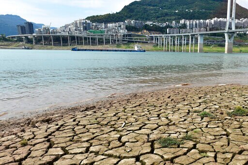 Chinese Factories Close as Drought Hurts Hydropower