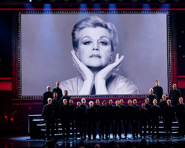 'Murder, She Wrote' Star Angela Lansbury Dies at 96