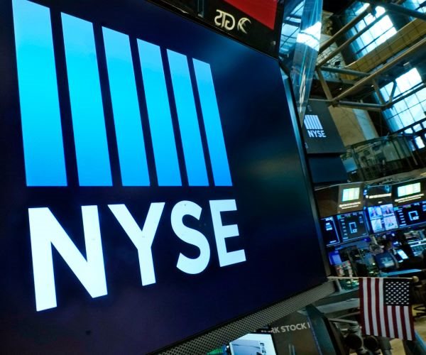 Wall Street Builds on Gains, Heads for 4-week Winning Streak