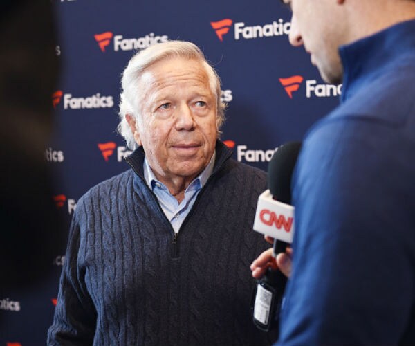 Patriots' Owner Flies Parkland Shooting Survivors to DC