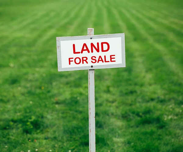 Los Angeles $1 Billion Listing, a Piece of Land, Is City's First