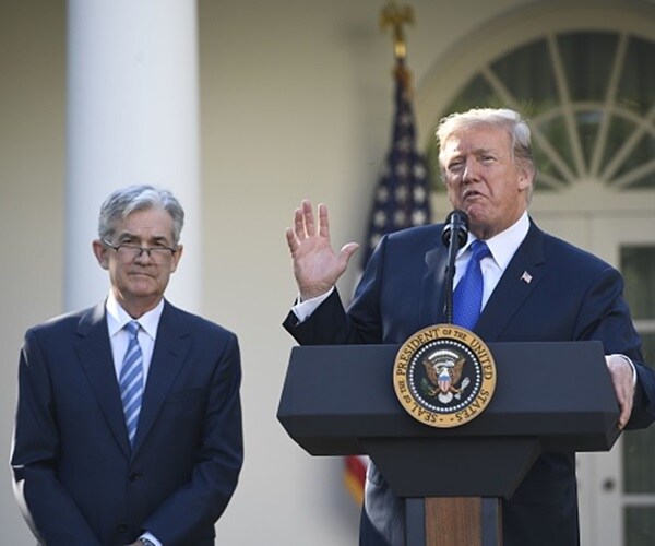 Fed Chair Powell Spoke With Trump as Virus Took Aim at US