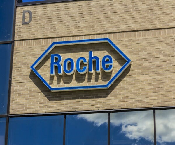 Study Preserves Hopes for Roche's Tecentriq in Lung Cancer