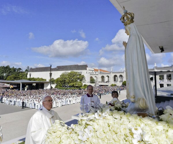 Pope Canonizes Fatima Visionaries, Giving Church New Children Saints