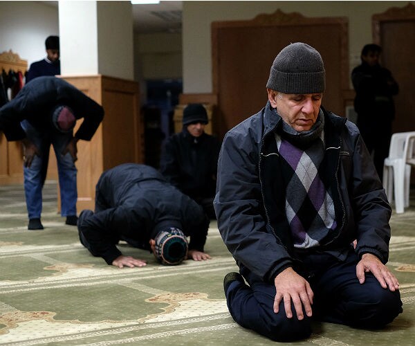 Survey: 66 Percent GOP Voters Favor Temporary Muslim Ban