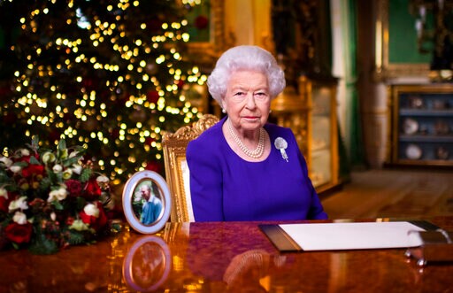 Queen Elizabeth Pays Tribute to 'kindness of Strangers'