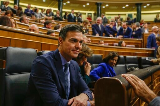 Spain's King Meets Party Leaders, Hoping One Can Form Gov't