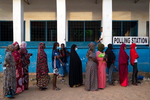 Gambians Vote in 1st Post-Jammeh Presidential Election