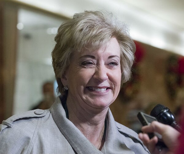 Sen. Murphy Praises Former Opponent Linda McMahon