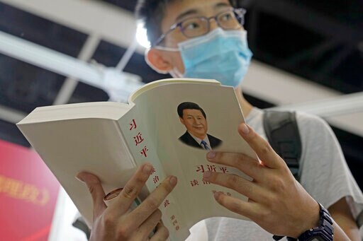 Hong Kong Book Fair Kicks off with Fewer Political Books