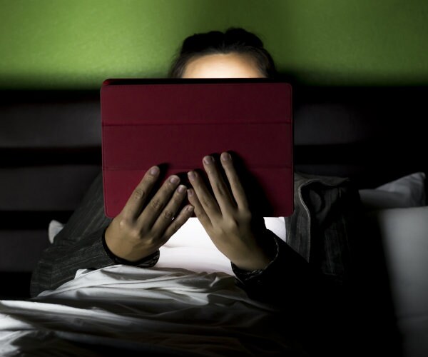 Reading from a Tablet at Bedtime Harms Sleep 