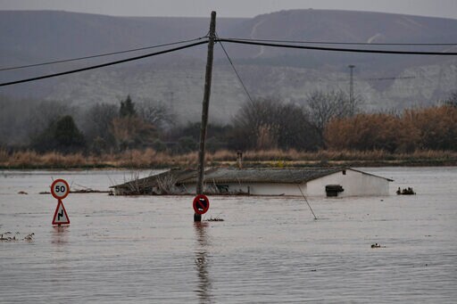 Spanish City Braces for Flooding from Swollen Ebro River