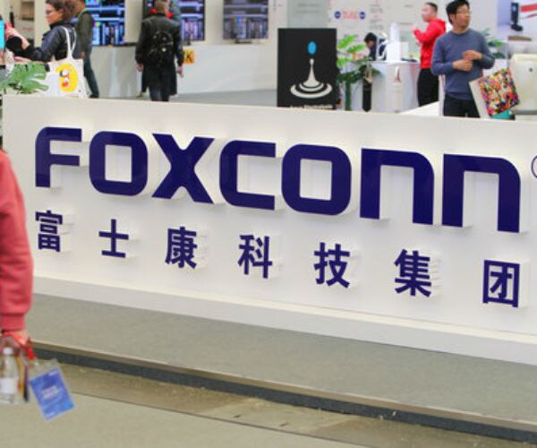 IPhone Assembler Foxconn Announces North American HQ in Wisconsin
