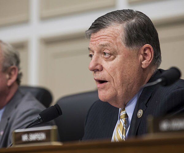 Rep. Cole: Trump Should Stop Commenting on Russia Probe