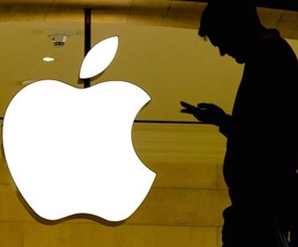 Apple Faces Battery Backlash Over Slowing Down Older iPhones