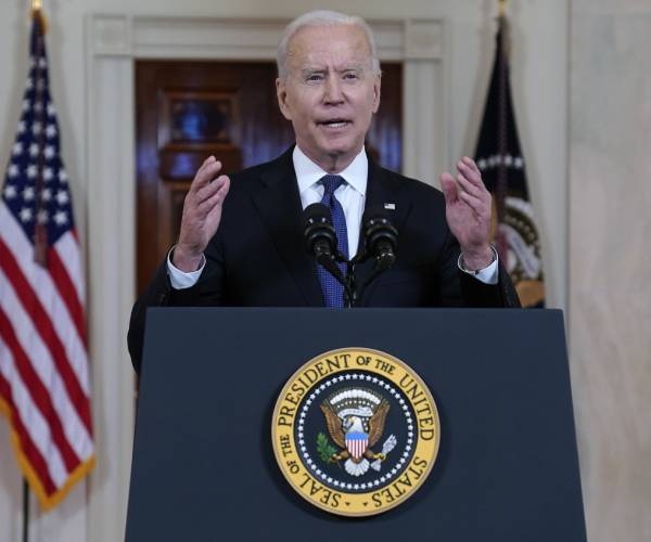 biden speaking at the presidential lecturn