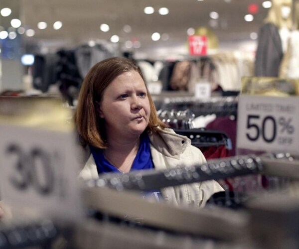 Consumer Confidence Drops From 15-year High on Economic Fears