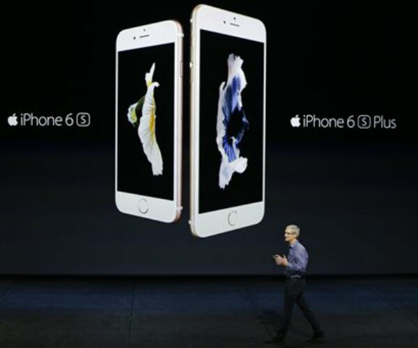 Apple Falls After Goldman Sachs Cuts Sales, Profit Estimates