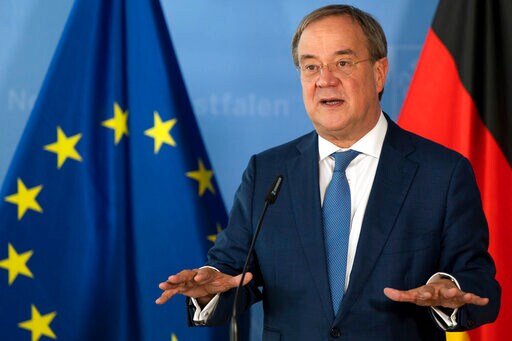 Lagging in Polls, Merkel Party's Candidate Seeks Expert Help