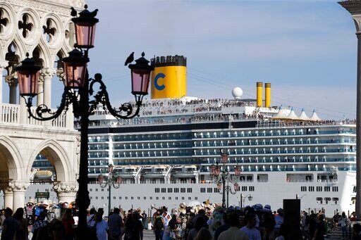 Calls to Restrict Cruise Ships in Venice Follow Canal Crash